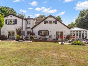 Photo 25- click for photo gallery